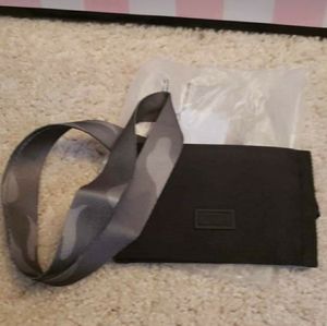 💗NIP-VS PINK 💗 Black wallet/ green camo lanyard